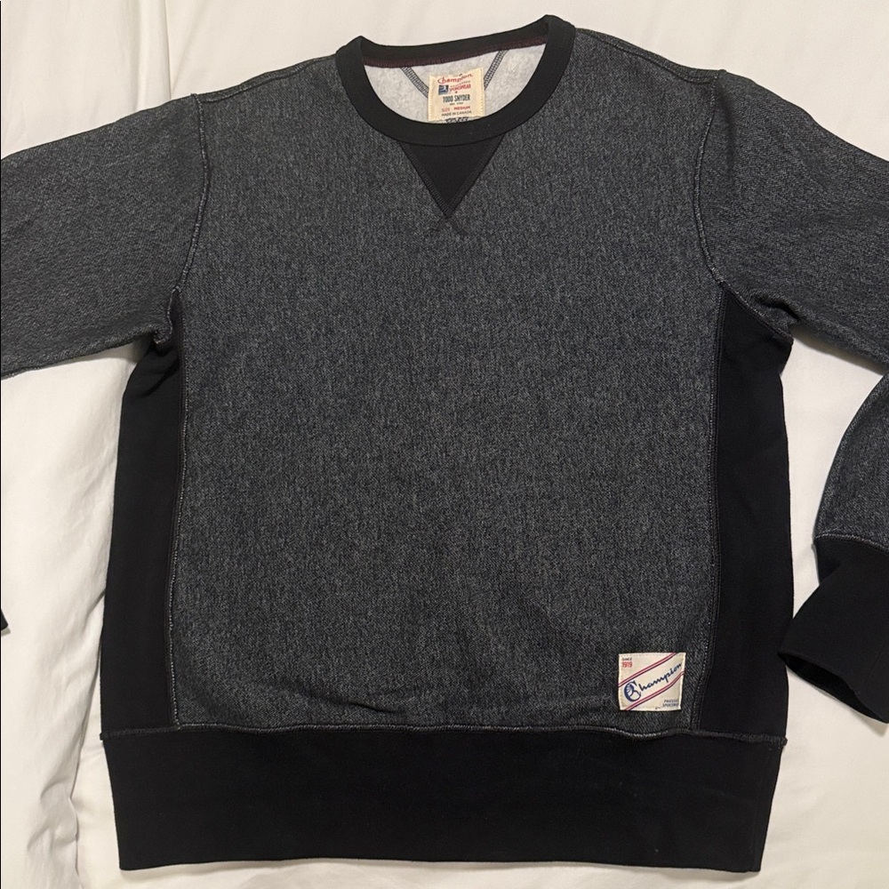 Champion Men's medium Charcoal and Black Crewneck Sweater